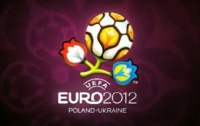Матчи футбольного Евро-2012 будут обслуживать по 5 судей