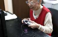 90-летняя женщина покорила молодежь в интернете