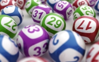 Британец проверил забытый лотерейные билет и выиграл £76 млн
