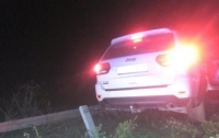 Под Киевом пьяная автоледи не заметила отбойник