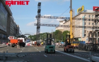 В Киеве строители объектов ЕВРО-2012 приковали себя к фан-зоне