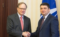 Премьер Украины и замгенсека НАТО обсудили пакет помощи по безопасности