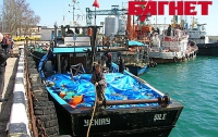 Наши морские пограничники задержали турецкую браконьерскую шхуну (ФОТО)