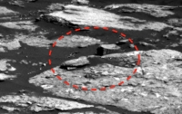 Ученые обнаружили на Марсе двух инопланетян, дом и частное НЛО