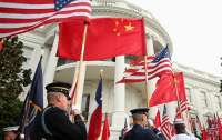 США вводят визовые ограничения для членов компартии Китая