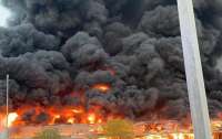 На рынке в ОАЭ вспыхнул масштабный пожар