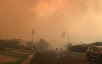В Австралии бушуют лесные пожары, эвакуируют десятки городов