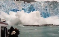 30 туристов на Аляске чудом выжили после схождения ледника (ВИДЕО)