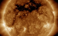 Корональная дыра на Солнце вызвала магнитную бурю на Земле