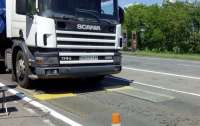 Борьба с перегрузкой грузовиков: Зеленский подписал долгожданный закон