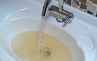 У крымчан из крана течет ржавая вода