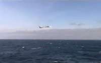 Фронтовой бомбардировщик Су-24 России пролетел возле эсминца США в Черном море