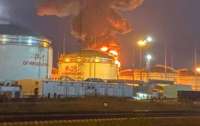 Украина поразила 15% мощностей НПЗ рф, – Reuters
