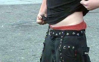 Мужчину арестовали за неправильно надетые штаны