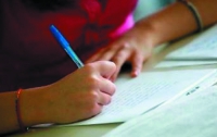 В США ученикам задали домашним заданием написать «предсмертные записки»