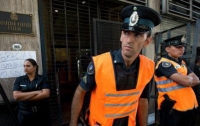 Пистолет и кровь: в Аргентине арестовали Месси