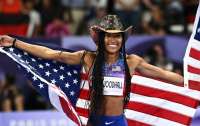 Американка Тара Дэвис-Вудхолл завоевала в Париже золото в соревнованиях по прыжкам в длину