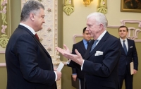 Порошенко принял верительные грамоты от трех послов