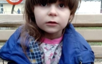 Босая и в пижаме: в Киеве потерялся ребенок
