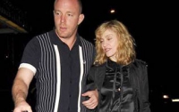 Мадонна перебрала на дне рождения мужа