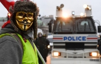 Власти Франции намерены вести себя более жестко по отношению к протестующим