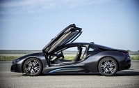 BMW рассказал о выпуске родстера BMW i8