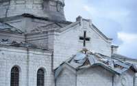 В Нагорном Карабахе разбомбили старинный собор (видео)
