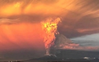 В Чили проснулся вулкан Кальбуко (ВИДЕО)