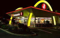 McDonald's прекратил продажу салата из-за массового отравления