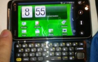 В Сети появились шпионские фото HTC EVO Shift
