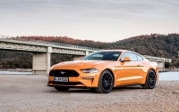 Ford Mustang третій рік поспіль залишається бестселером серед спортивних купе