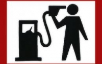 Вопрос повышения цены на бензин будет подниматься и далее, - мнение
