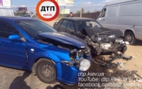 ДТП на Киевщине: обгоняющий поток ВАЗ протаранил Chevrolet