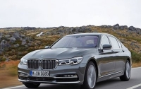 Компания BMW презентовала гибридный седан 740e iPerformance (ФОТО)