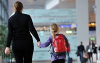 Вывоз детей за границу по новым правилам: закон вступил в силу