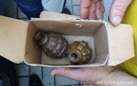 В Днепре в подземном переходе уголовница продавала боевые гранаты