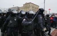 Российские силовики предупредили граждан, что бить их будут беспощадно