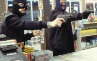 Налетчики в масках ограбили продуктовый магазин в Ровно