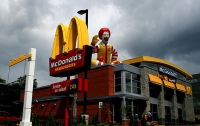 Недовольные посетители обстреляли «Макдональдс» 