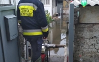 В Днепре вода из метро подтопила частные дома