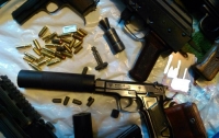 СБУ задержала группу, которая переделывала и продавала оружие преступникам по всей Украине