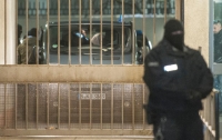 Исполнитель теракта в Берлине все еще на свободе, полиция арестовала не того мужчину