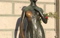 Статуя в немецком городе вызвала сексистский скандал