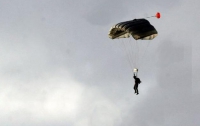 В польском лицее ученики осваивают прыжки с парашютом