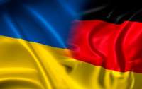 Німеччина передала Україні аптечки, рюкзаки та два великовантажні тягачі