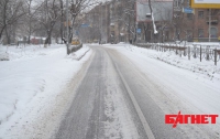 Водители  в тоске: снег снова превратил киевские улицы в каток (ФОТО)