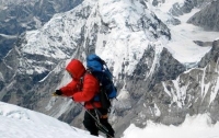 С Эльбруса спустили украинскую альпинистку, подававшую сигналы о помощи