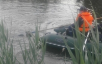 В Киеве из воды достали двух мертвых мужчин