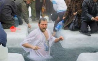 Купание в проруби на Крещение может навредить здоровью