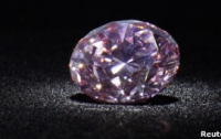 В Китае продают гигантский «Марсианский» алмаз розового цвета